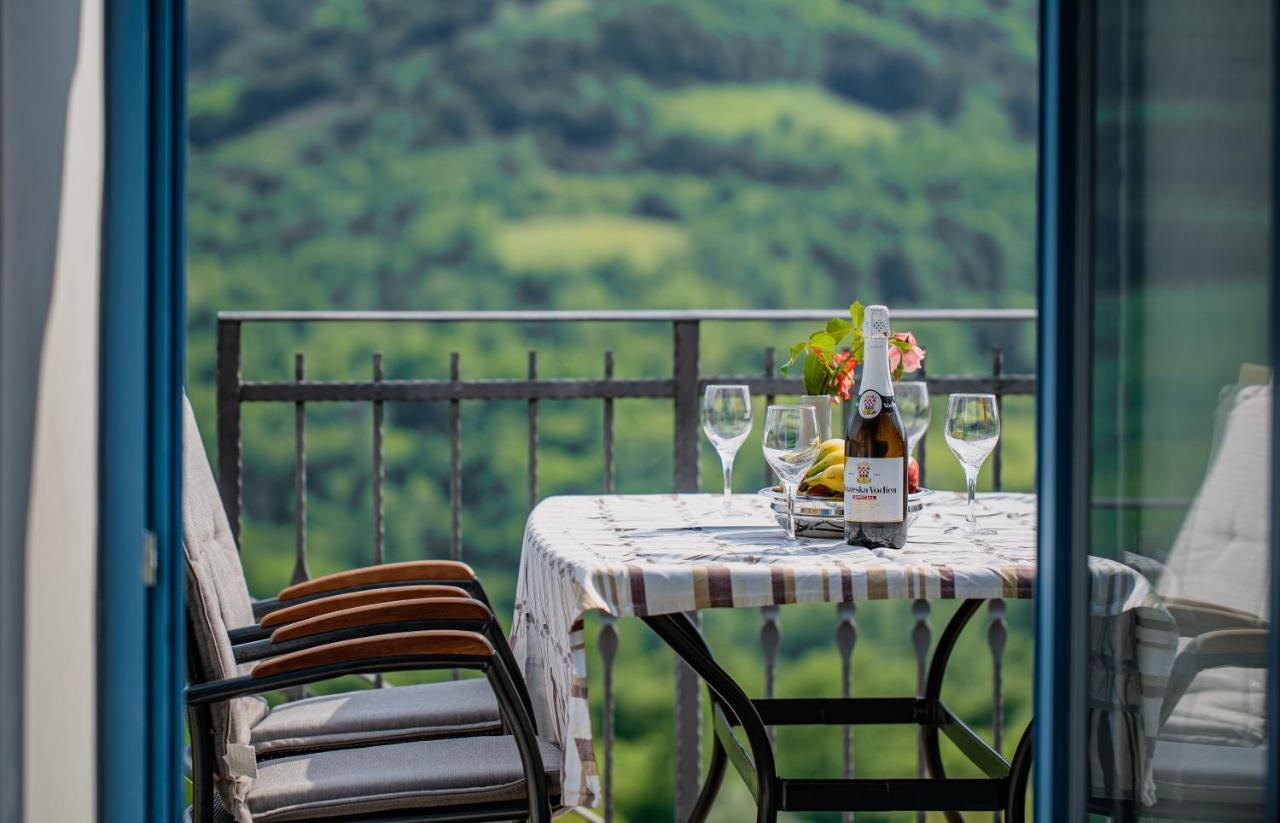 Holiday Home Grimalda ภายนอก รูปภาพ